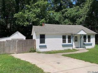 16 Westbury Dr, Sound Beach, NY 11789