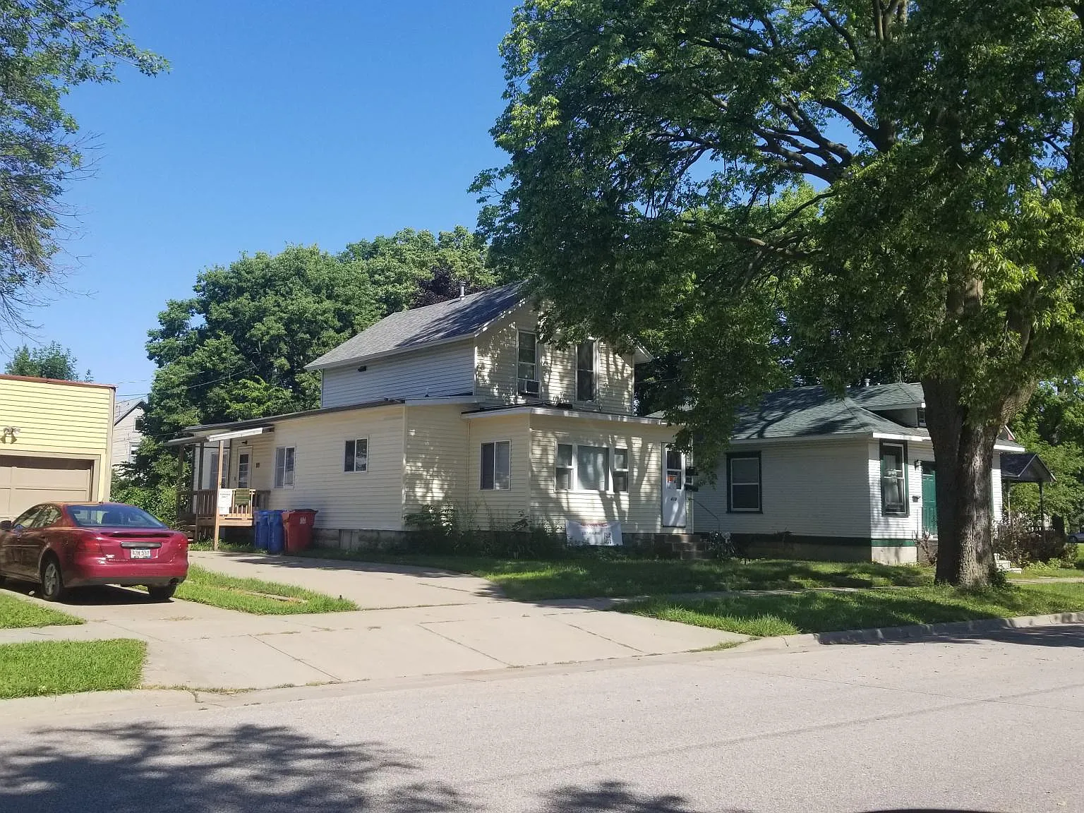 3 bed, 950 sqft, $1,305 — Photo 3