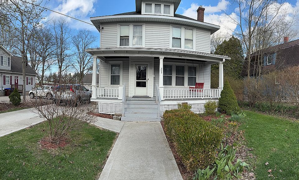 1st image of 303 Meadville St