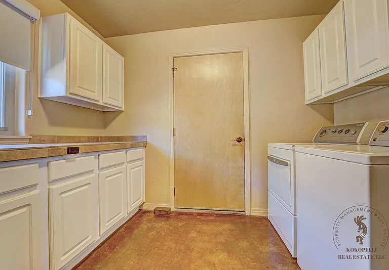 1304 Monument Ct — Photo 9