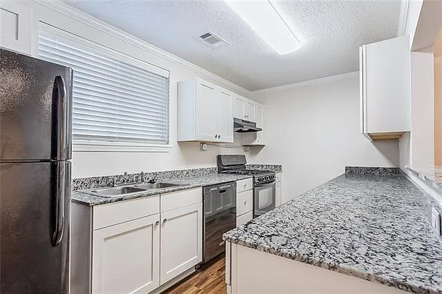 720 N Tyler St — Photo 4