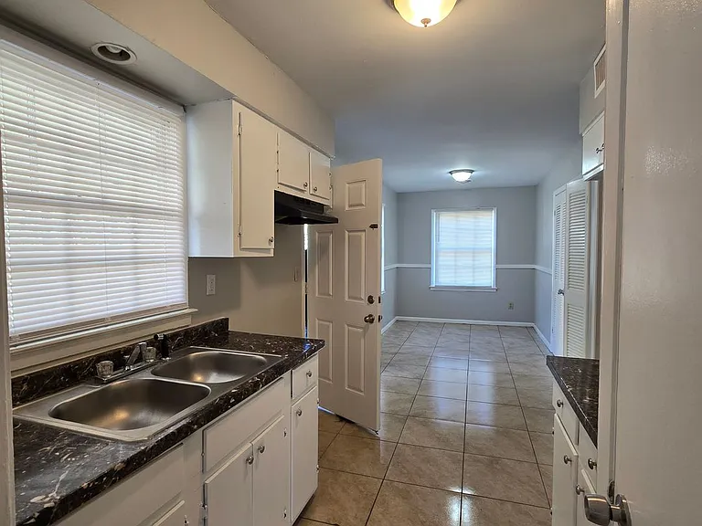 344 E Shelby Dr — Photo 6