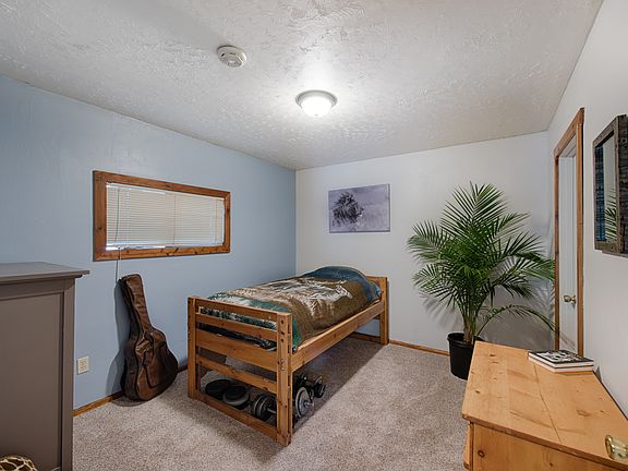 4th image of 1003 Woody Dr
