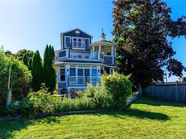 61 Esmond Ave, North Kingstown, RI 02852