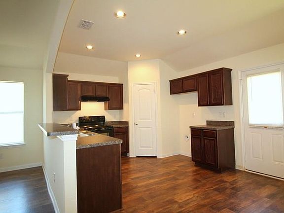 5th image of 4857 Nuevo Laredo Ct