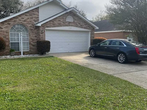 157 Russ Dr, Gulf Breeze, FL 32561