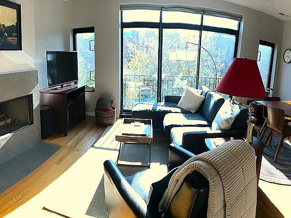4th image of 1084 N Paulina St #2