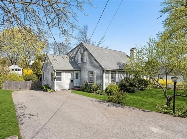 15 Village Rd, Weymouth, MA 02189