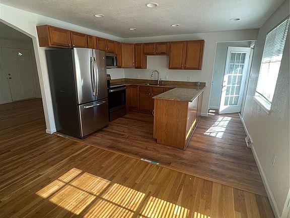 5th image of 358 S Tucson Way