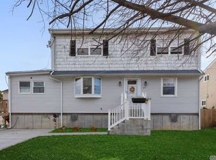 Anchor Ave, Oceanside, NY 11572