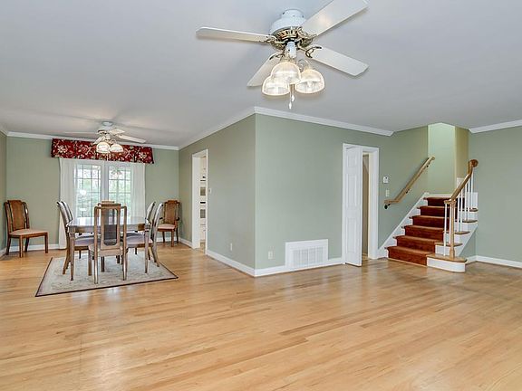 5th image of 817 Merriwether Dr