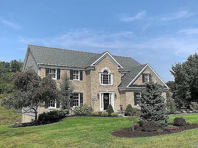 1st image of 445 Lamplighter Dr