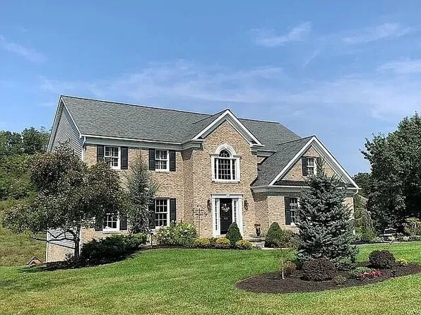 445 Lamplighter Dr, Lewisburg, WV 24901