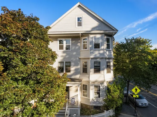 120 Franklin St #3, Brookline, MA 02445