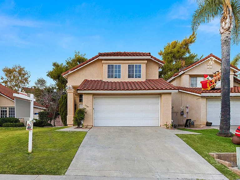 1707 Landing Dr — Photo 1