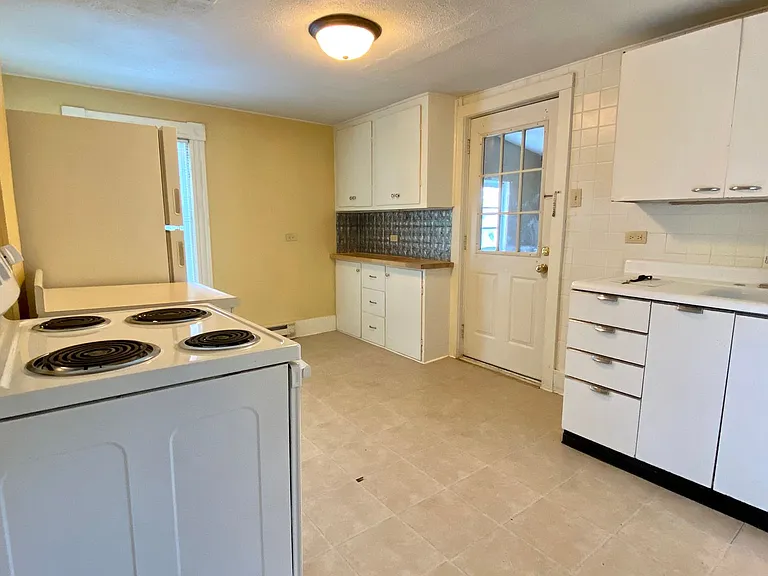 516 Erin St — Photo 3