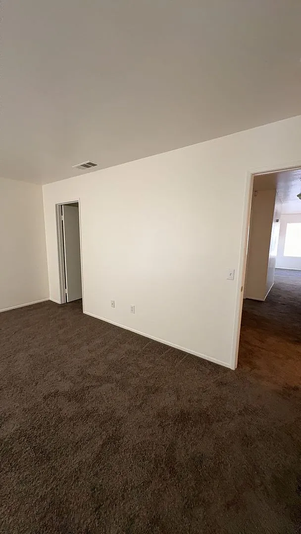 3 Bedroom Adelanto Home — Photo 1