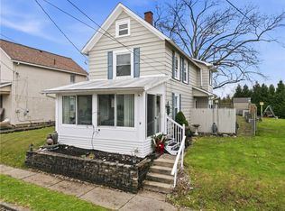 16 S 9th St, Sharpsville, PA 16150