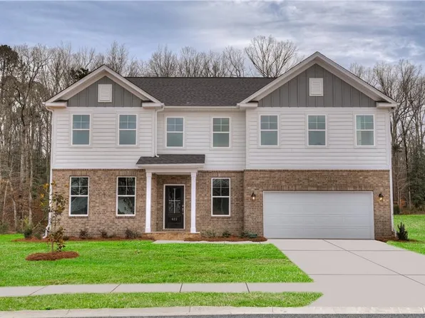 102 Pisces Dr, Yorktown, VA 23693