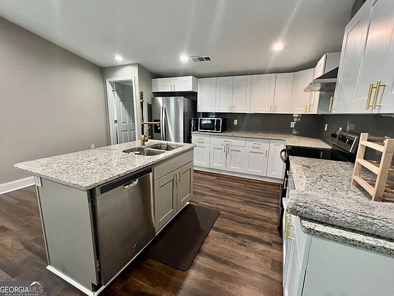 5th image of 2752 Santa Barbara Dr NW