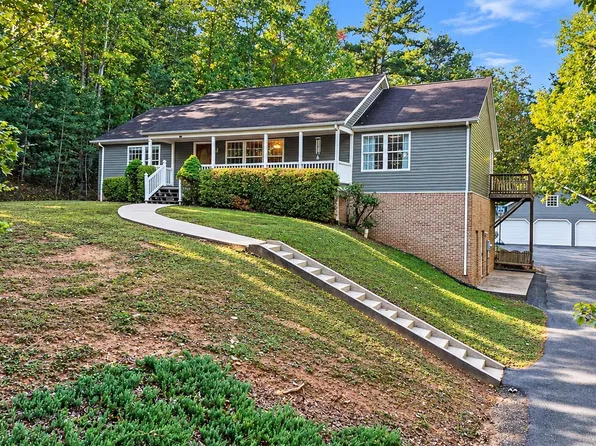 145 S Woodland Ave, Buena Vista, VA 24416