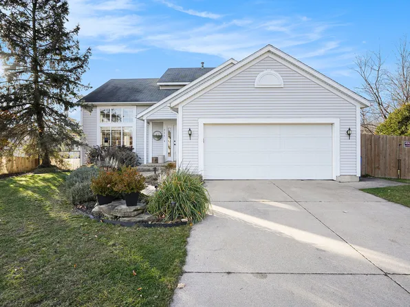 711 Pecan Ct NW, Grand Rapids, MI 49504