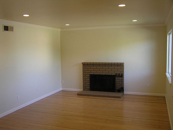 2nd image of 1179 Crestline Dr