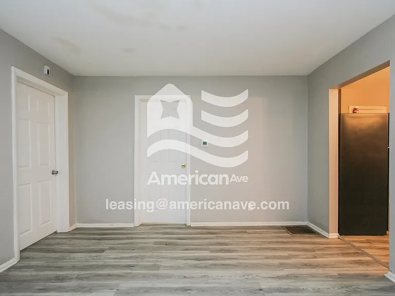 451929_004_wm_-_living_room_13274129.jpg