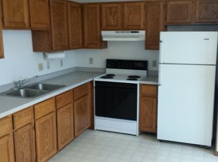 426 4th Ave N APT 3, Onalaska, WI 54650