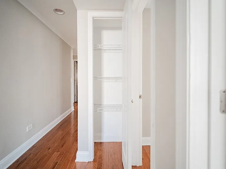 515 Sheridan — Photo 86