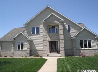 904 Bluff View Ct, Chippewa Falls, WI 54729