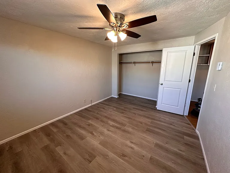 520 & 522 38th Place — Photo 3