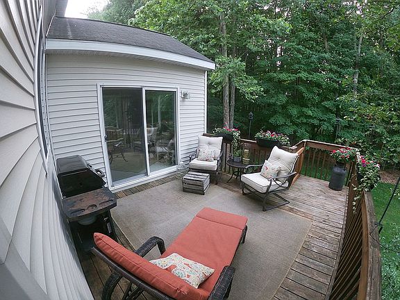 5th image of 5581 N Meadowgrove Ct SE