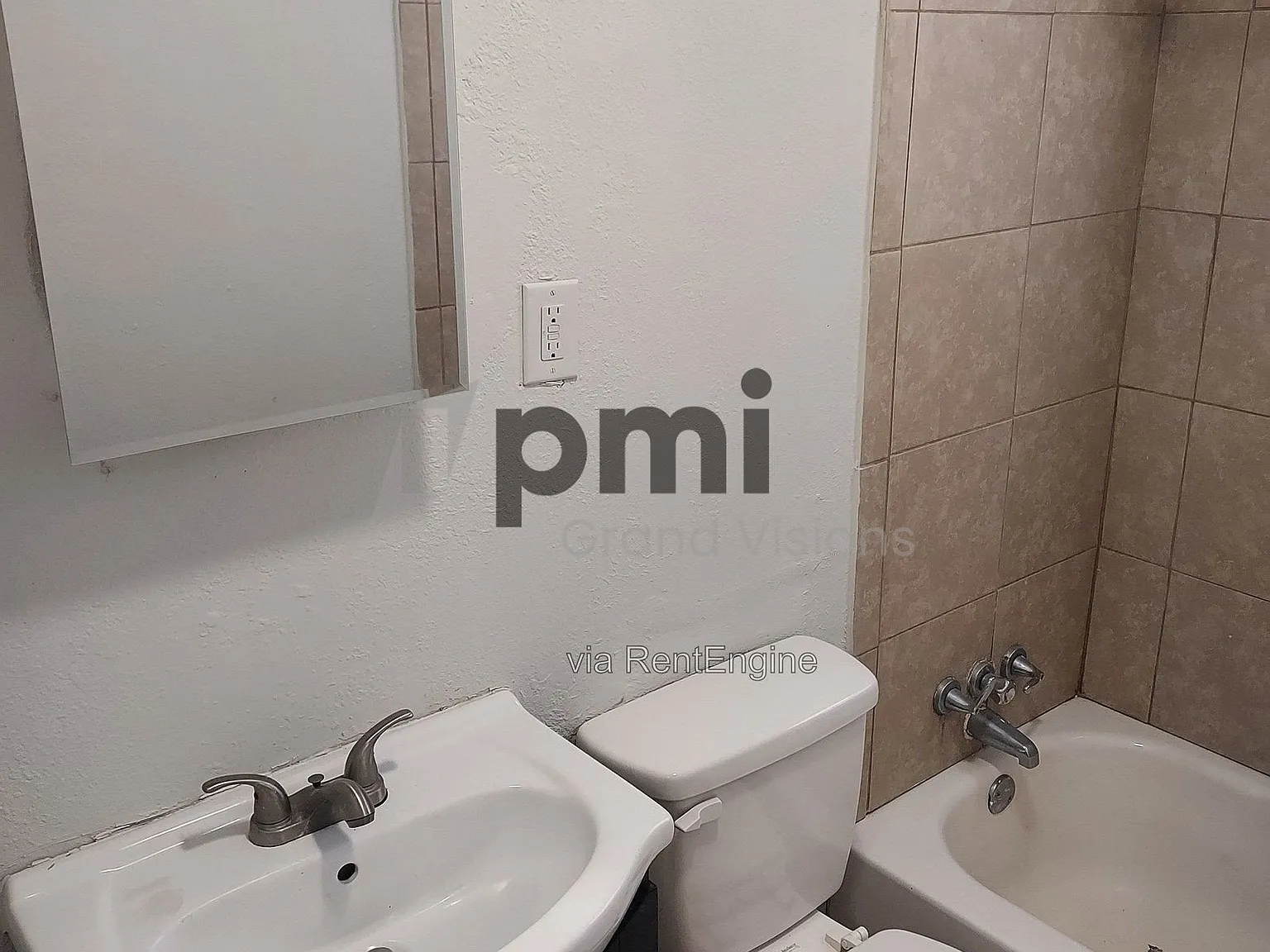 3 bed, 1.0 bath, 840 sqft, $1,365 — Photo 3