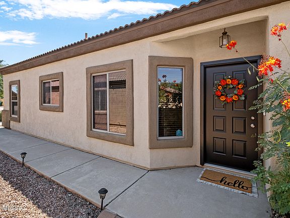 3rd image of 469 E Placita Fanega