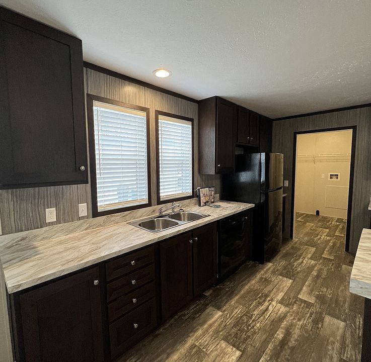 1st image of 825 1st Ave E #257
