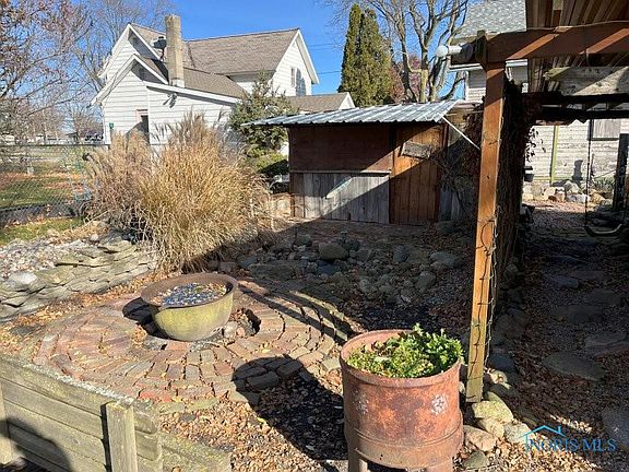 3rd image of 621 N Main St