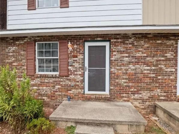 5029 Saint Patrick Cir, Charleston, WV 25313