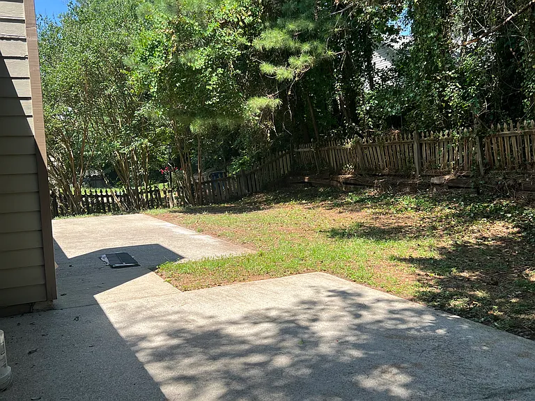 695 Paris Dr — Photo 38