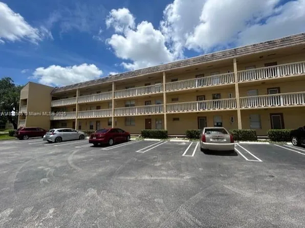 6200 NW 62nd St APT 104, Tamarac, FL 33319