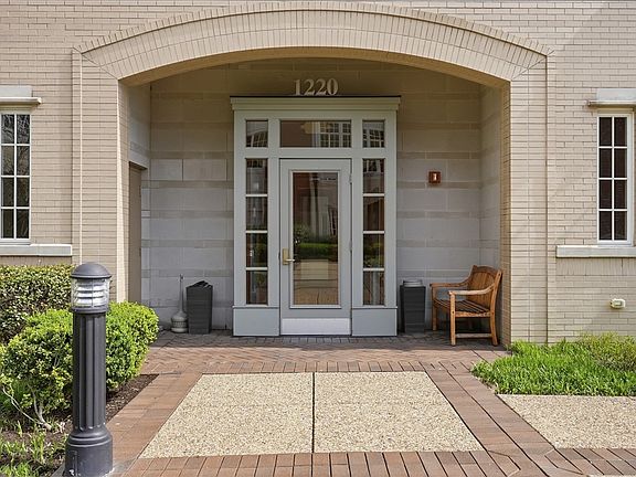 4th image of 1220 Crescent Pl APT 1K