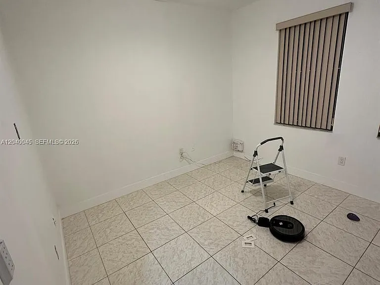 4273 NE 10th Ct #4273 — Photo 9