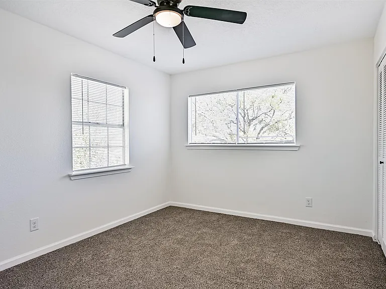 425 E Castle Harbour Dr — Photo 19