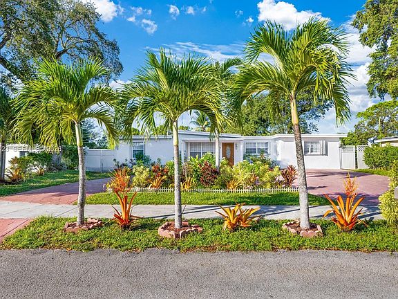 3rd image of 38 Miami Gardens Rd