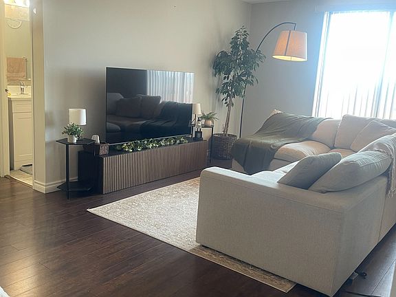 2nd image of 3555 Derry Rd E #810