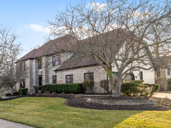 2817 Modaff Rd, Naperville, IL 60565