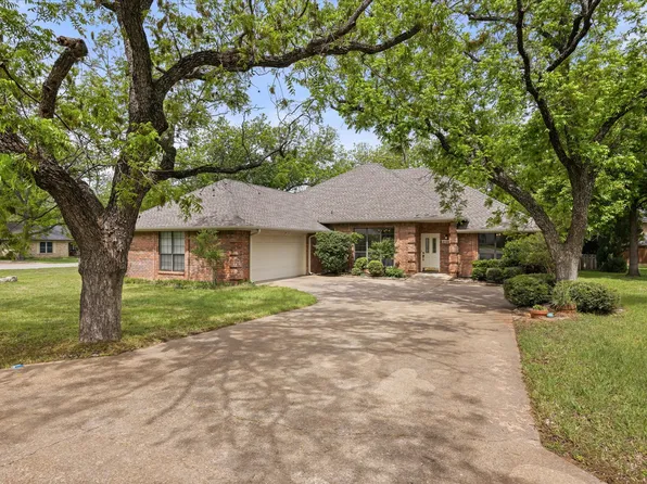 6023 Melrose Cir, Granbury, TX 76049