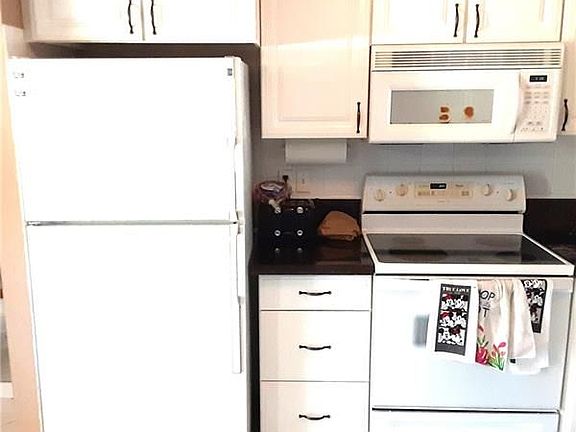 3rd image of 777 S Federal Hwy APT O202