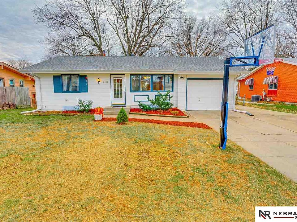1st image of 8231 E Avon Ln