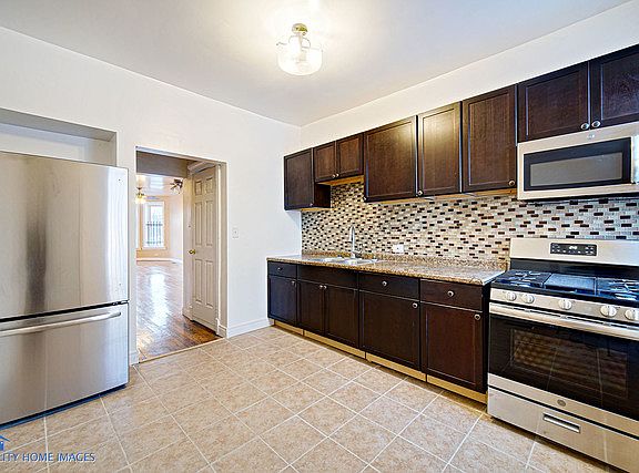4th image of 7203 S Saint Lawrence Ave